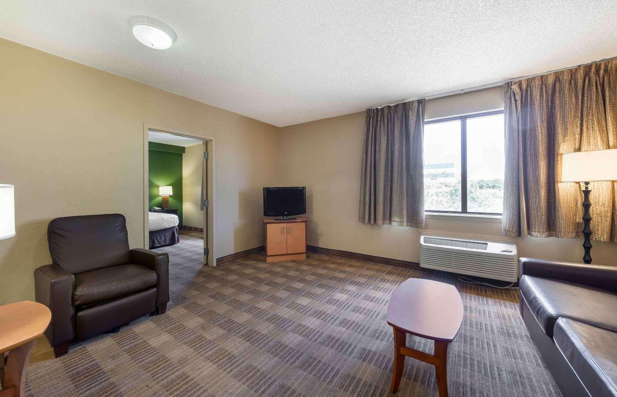 Extended Stay America Suites - Fort Lauderdale - Cypress Creek - Nw 6Th Way Exterior foto